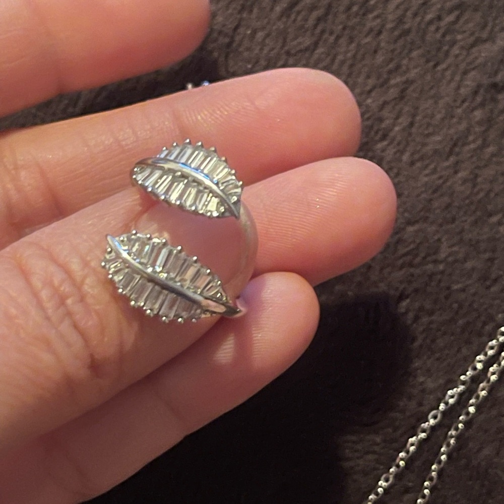 Leaf ring Cz